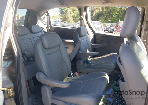 2006 Chrysler Town & Country Touring z USA, uszkodzony, nr VIN 2A8GP54L36R922717